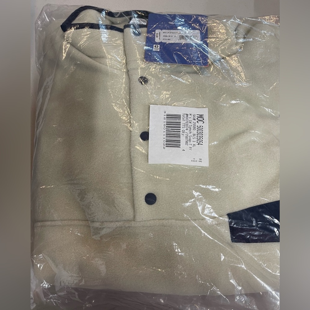 Patagonia cream colored fleece in XL